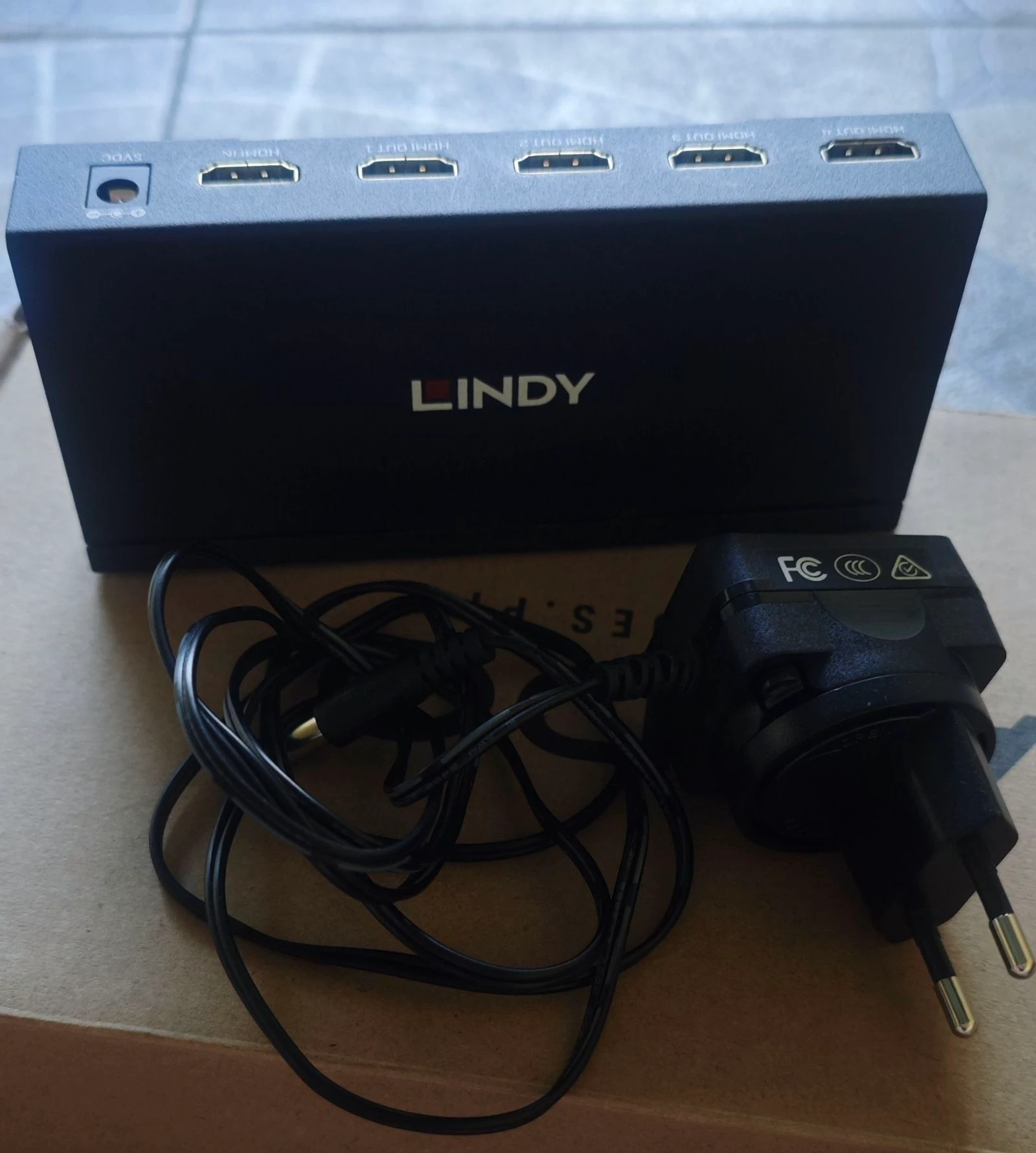 LINDY 4 Port HDMI Splitter 4K Model 38159 – photo 2